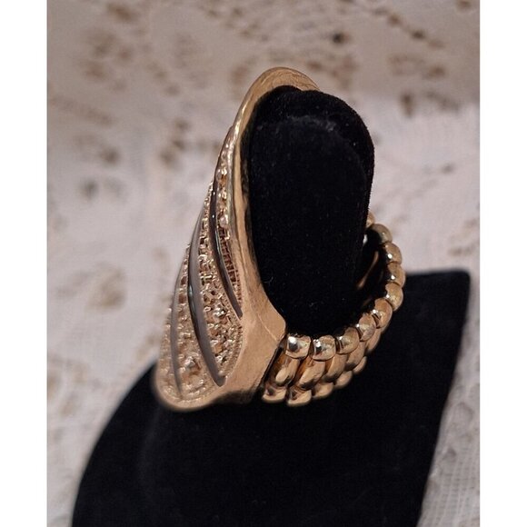 Gold-Tone Chevron Pattern Adjustable Statement Ring-Excellent Used Condition - Picture 4 of 6